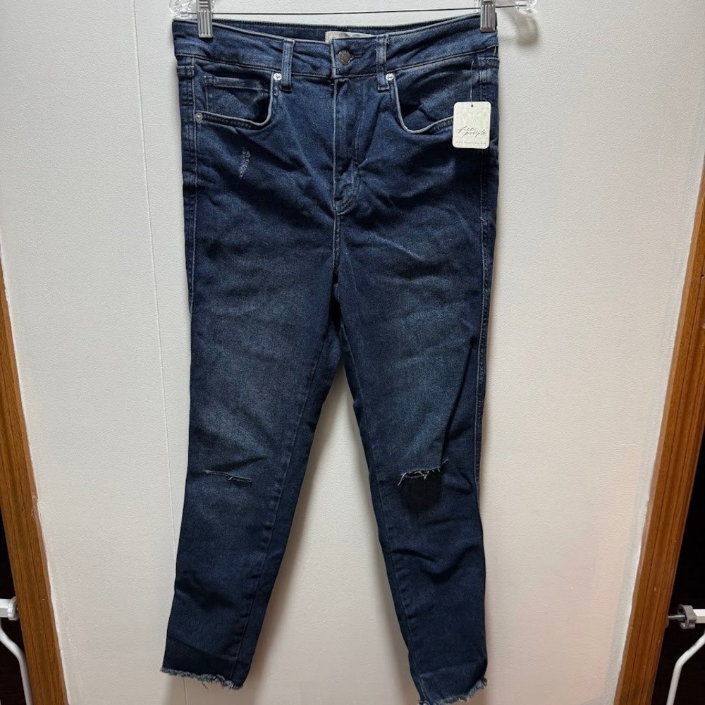 Free People High Rise Distressed Skinny Jeans Dark Wash Size 30